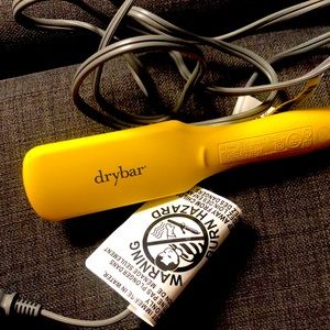 Drybar straightening brush the mini